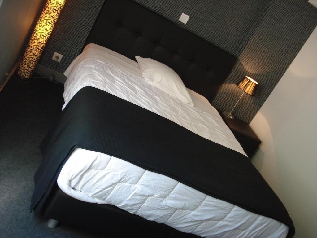 Hotel La Fayette Rochefort Quarto foto